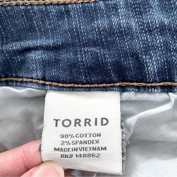 Torrid Blue Distressed Boyfriend Stretch Straight Leg Shredded Plus Size 18 - Picture 6 of 8